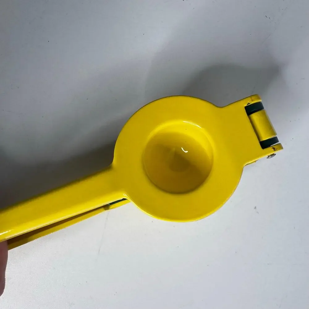 Lemon Lime Dual Squeezer  Hand Juicer Easy Use Yellow/Green